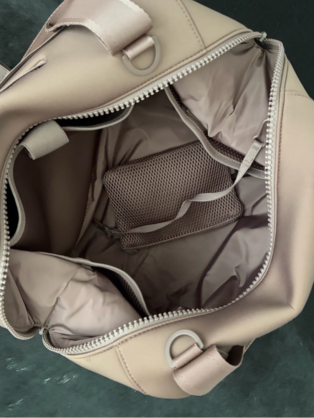 Dagne Dover LANDON NEOPRENE CARRYALL BAG in dune - Picture 9 of 10